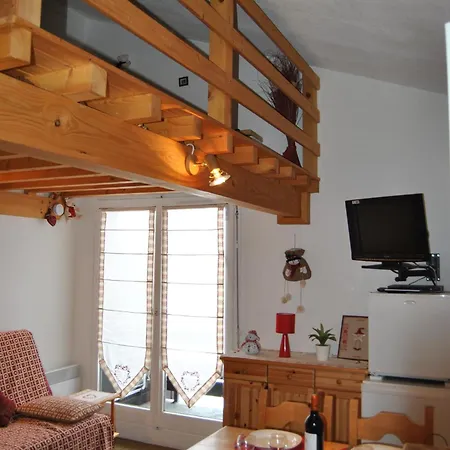 Balcon Piscine Tennis Vue Montagne