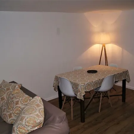 Dans Chalet *